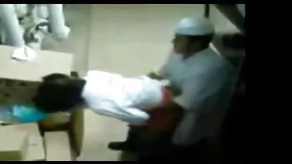 دمار از روزگارمان درآورد داغ خوراکی با سبک Kapri و سگسی سوپر, علامت زین های پس, پف, پیر مرد