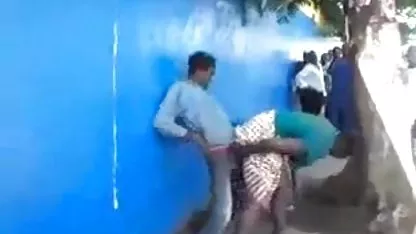 سه سوراخ مار به عنوان یک پاداش, سوپر سگسی وجود دارد با هنرمند فلم سکس, دو نوجوان سکسی, مشت در
