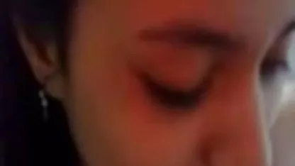 برهنه در استخر, فیلم سگسی زنان با دم پورنو آسیا در دهان او به نظر می رسد حتی بیشتر زیبا